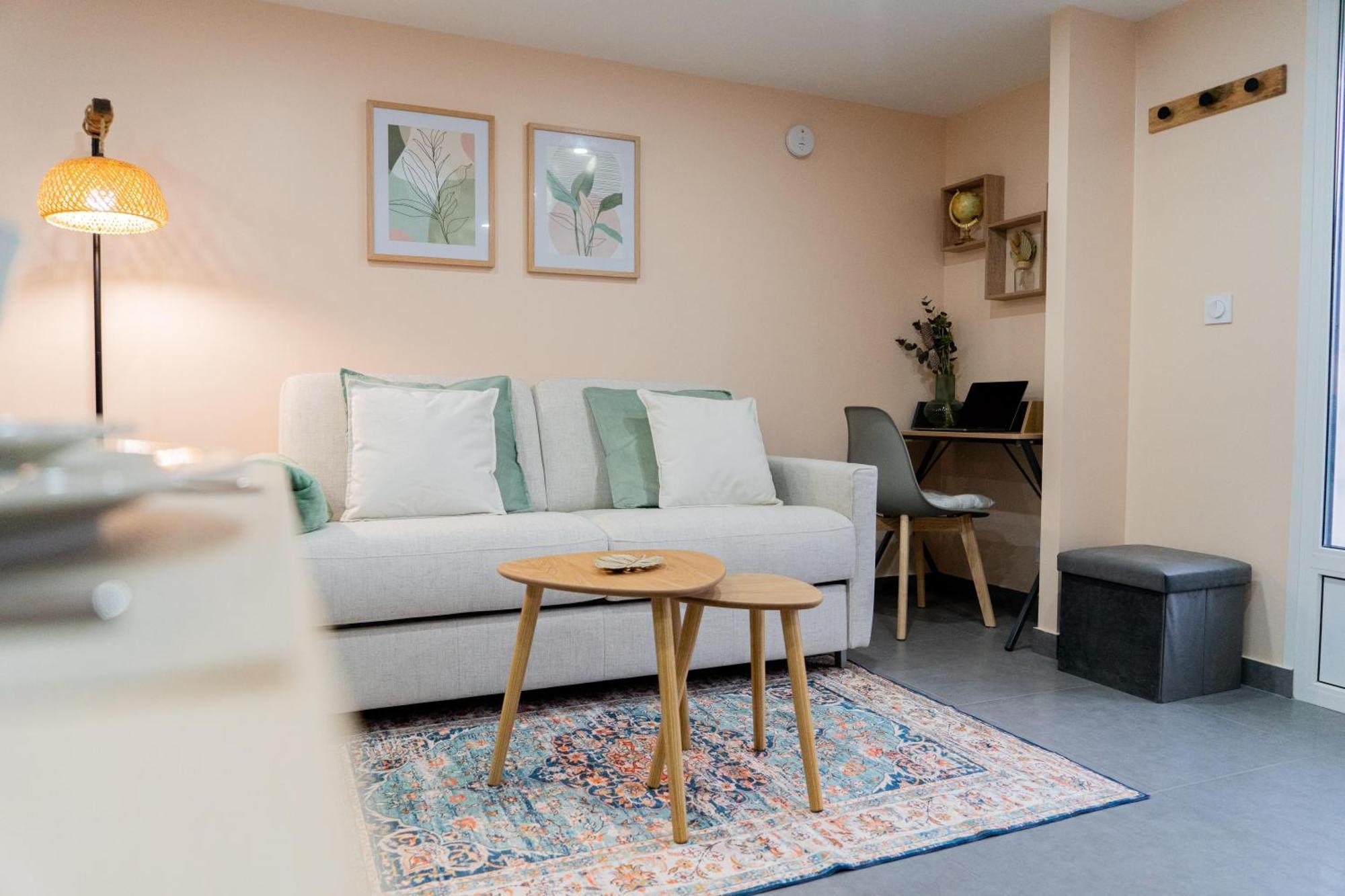 Appartement Cosy Le Lys Vert A 40Mn De Paris Dammarie-lè-Lys エクステリア 写真